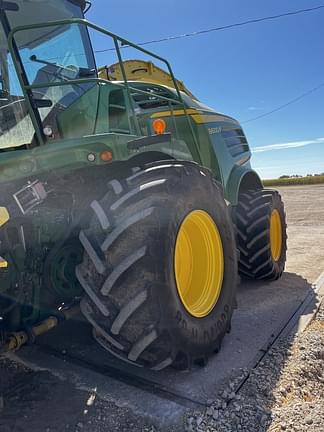 Image of John Deere 8600 equipment image 1