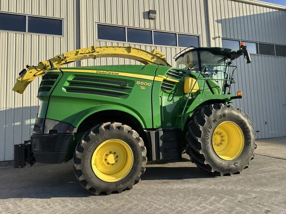 Image of John Deere 8600 equipment image 4