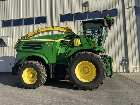 Image of John Deere 8600 equipment image 1