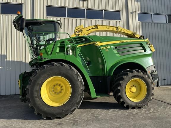 Image of John Deere 8600 Primary image