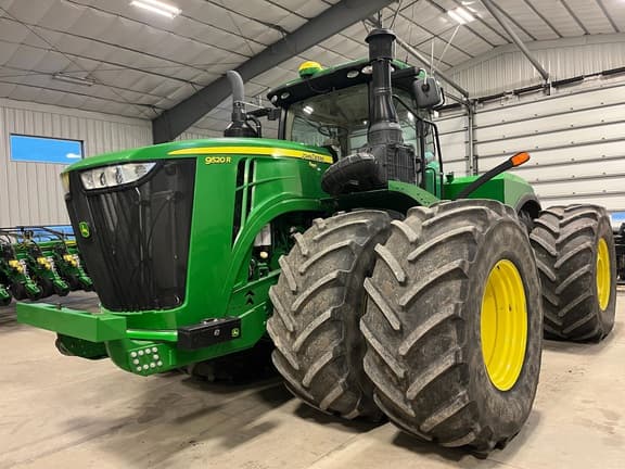 Image of John Deere 9520R equipment image 1