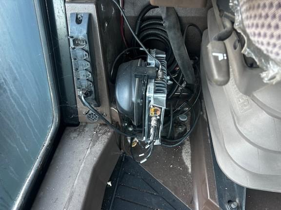 Image of John Deere CP690 equipment image 3