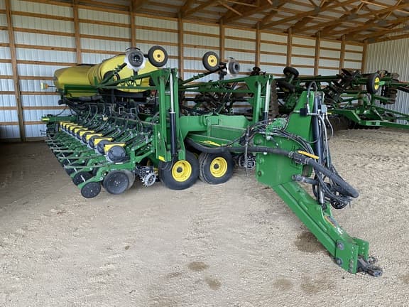 Image of John Deere DB60 equipment image 1