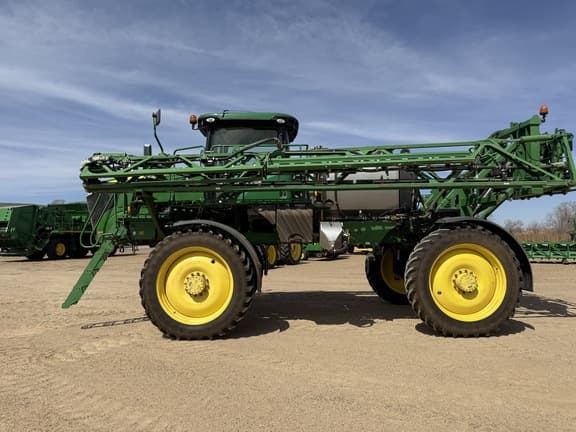 Image of John Deere R4030 equipment image 1
