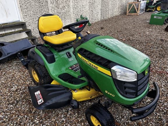 Image of John Deere S240 equipment image 1