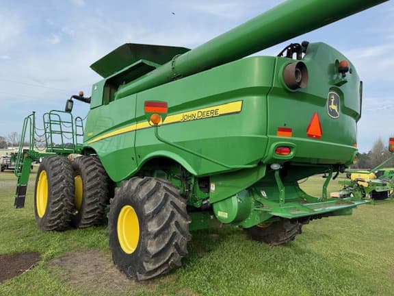 Image of John Deere S660 equipment image 3
