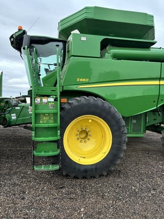 Image of John Deere S660 Primary image