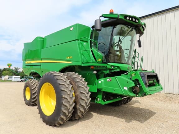 Image of John Deere S670 equipment image 4
