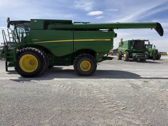 Image of John Deere S670 equipment image 1