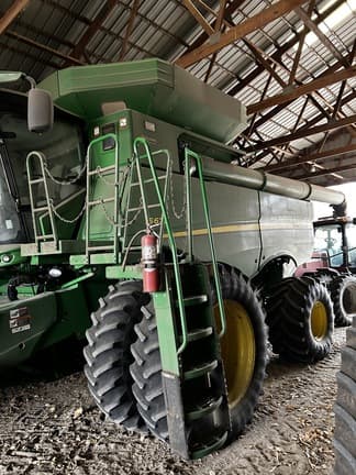 Image of John Deere S670 Primary image