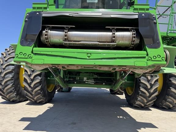 Image of John Deere S670 equipment image 3