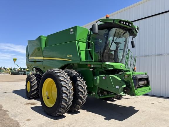 Image of John Deere S670 equipment image 1