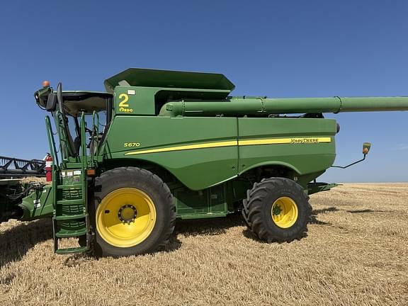 Image of John Deere S670 Primary image