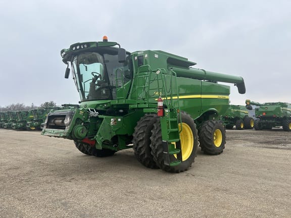 2015 John Deere S670 Equipment Image0
