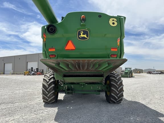 Image of John Deere S670 equipment image 3