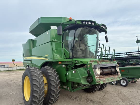 Image of John Deere S670 equipment image 2