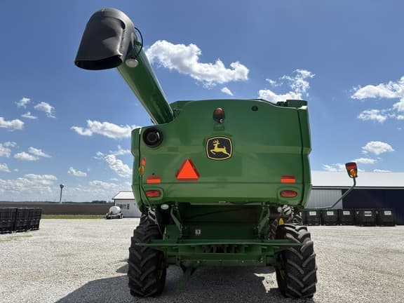 Image of John Deere S670 equipment image 2