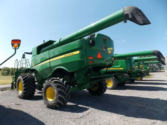 Image of John Deere S670 equipment image 2