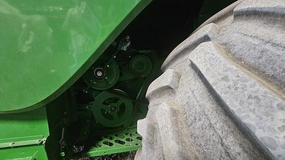 Image of John Deere S680 equipment image 1