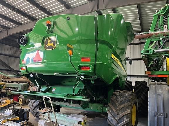Image of John Deere S680 equipment image 3