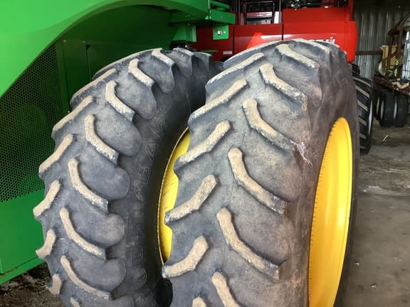 Image of John Deere S680 equipment image 3