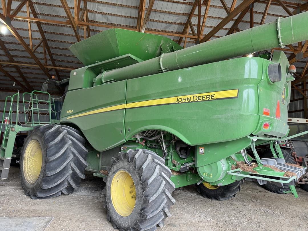 Image of John Deere S680 Primary image