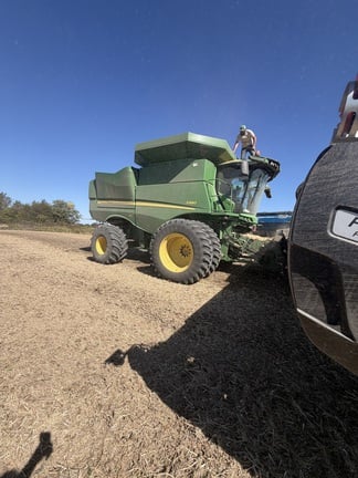 2015 John Deere S680 Equipment Image0