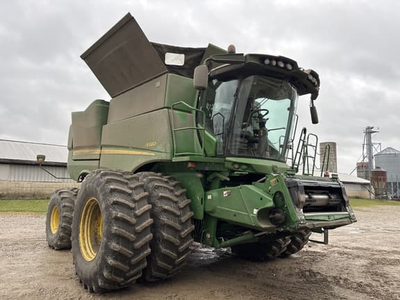 Image of John Deere S680 equipment image 1