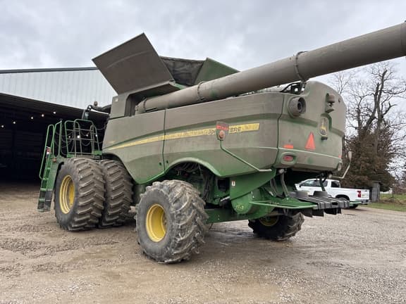 Image of John Deere S680 equipment image 2