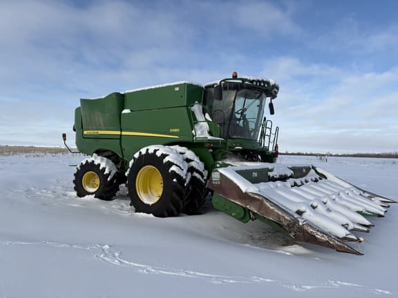 Image of John Deere S680 Primary image