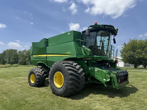 Image of John Deere S690 Primary image