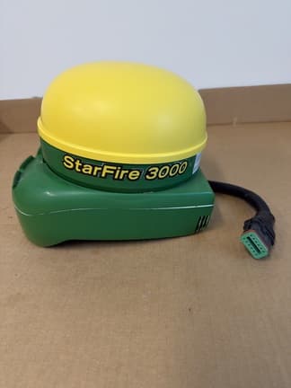 Image of John Deere StarFire 3000 equipment image 3