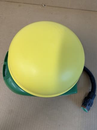 Image of John Deere StarFire 3000 equipment image 4