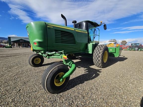 Image of John Deere W235 equipment image 3