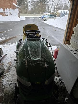 Image of John Deere X300 equipment image 4