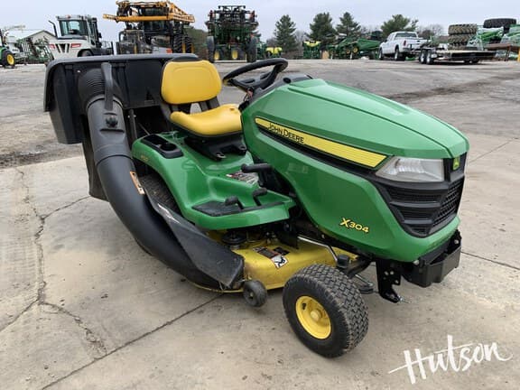 Image of John Deere X304 Primary image