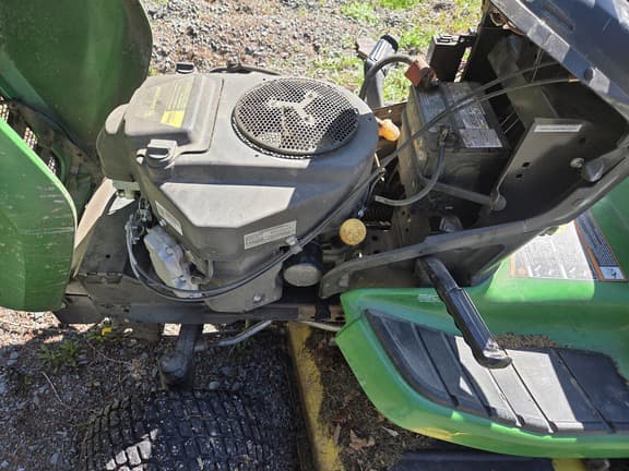 Image of John Deere X320 equipment image 3