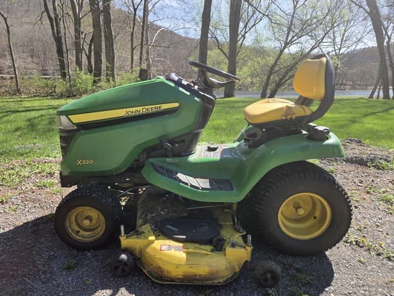 Image of John Deere X320 equipment image 1