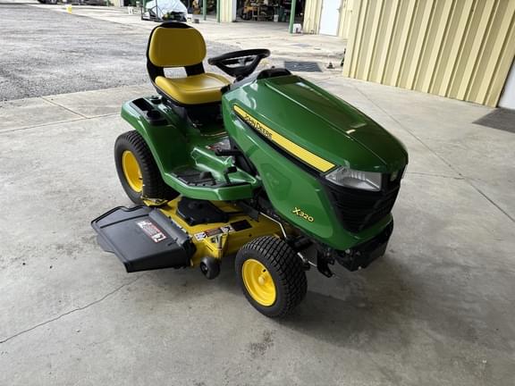 Image of John Deere X320 equipment image 4
