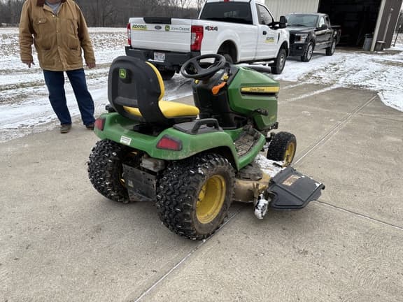 Image of John Deere X580 equipment image 3