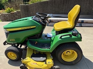 Image of John Deere X590 equipment image 1
