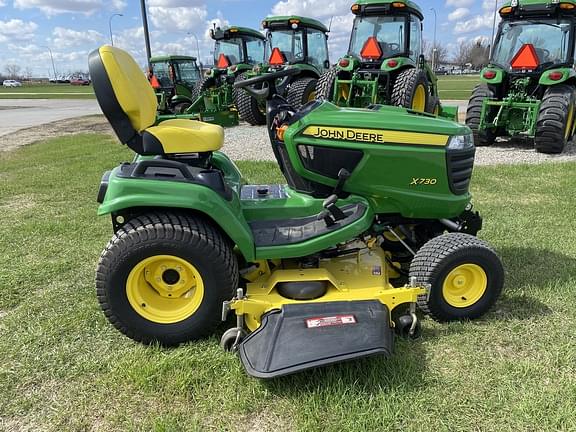 Image of John Deere X730 equipment image 4