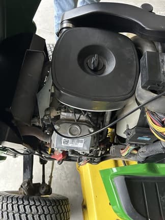 Image of John Deere X730 equipment image 4