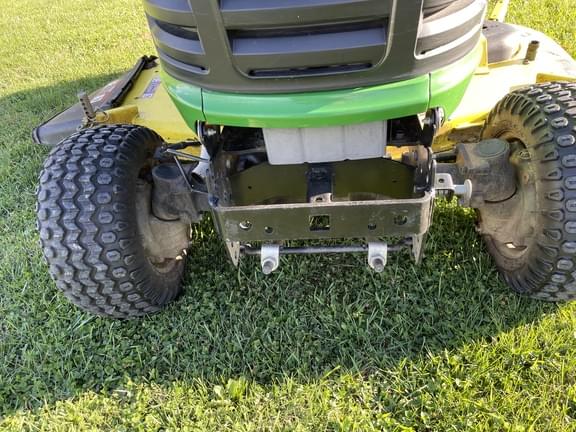 Image of John Deere X738 equipment image 4