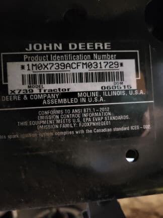 Image of John Deere X739 equipment image 4