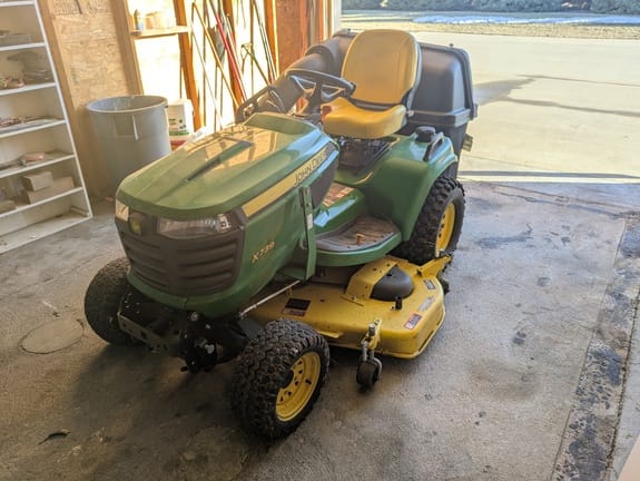2015 John Deere X739 Equipment Image0