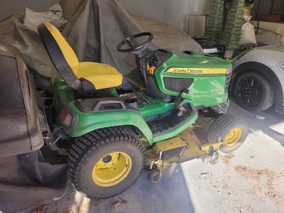 Image of John Deere X750 equipment image 1