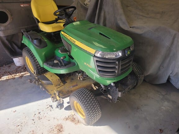 2015 John Deere X750 Equipment Image0