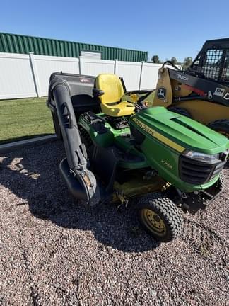 Main image John Deere X758