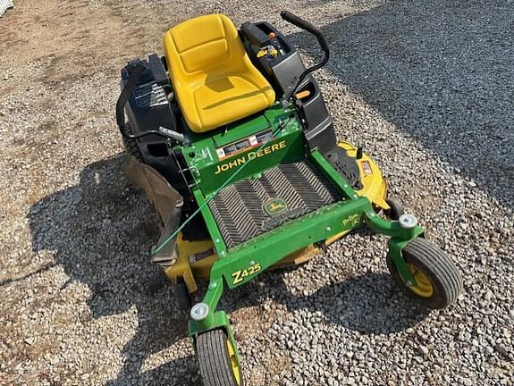 Image of John Deere Z425 equipment image 1